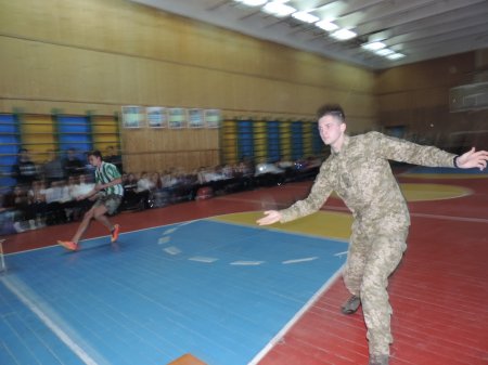 Військово-спортивне свято до Дня Збройних Сил України в СЗОШ № 2