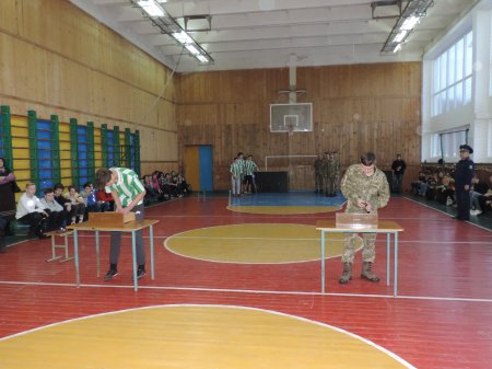 Військово-спортивне свято до Дня Збройних Сил України в СЗОШ № 2