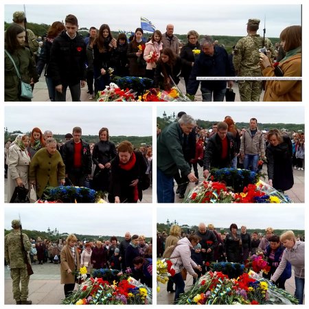 Покладання квітів до могили Невідомого солдата педагогами та старшокласниками Чернігова